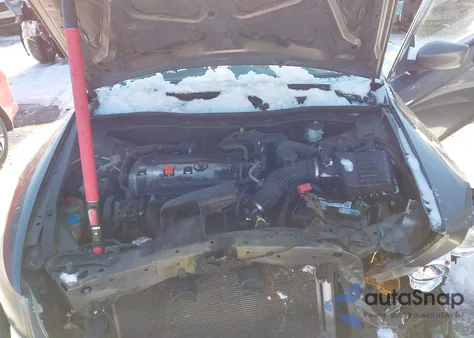 2010 Honda Accord 2.4 Lx из США, поврежденный, VIN 1HGCP2F36AA090564